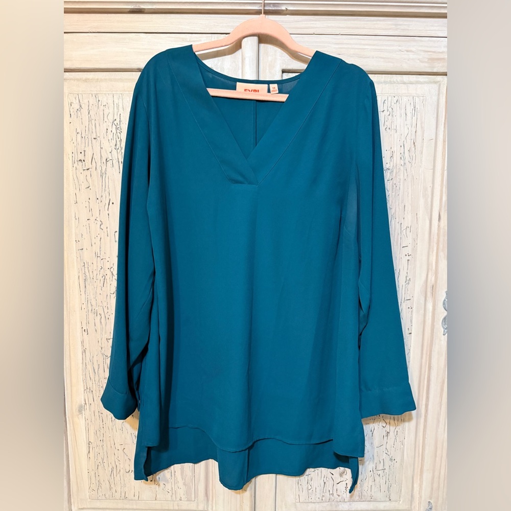 Elegant Teal V-Neck Blouse